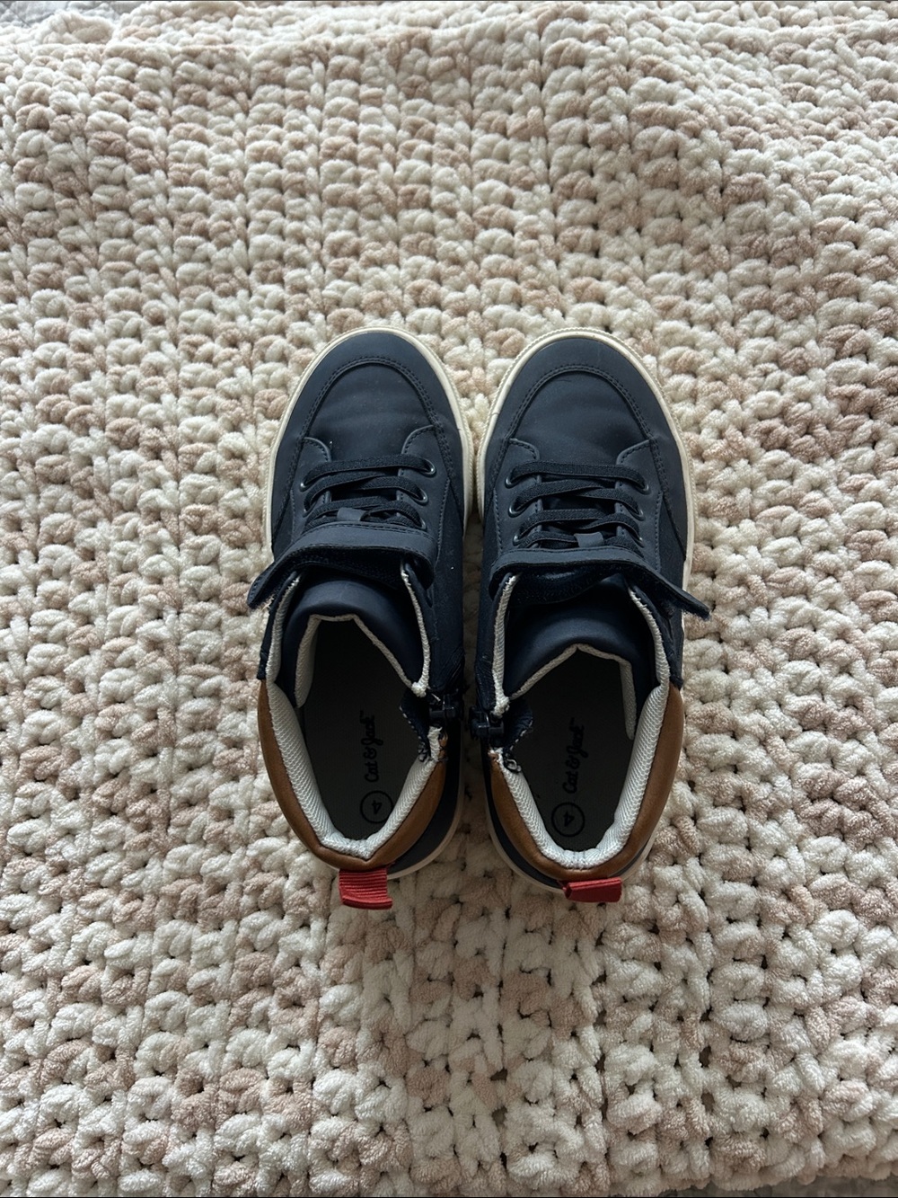 Cat & Jack boys size 4 boots